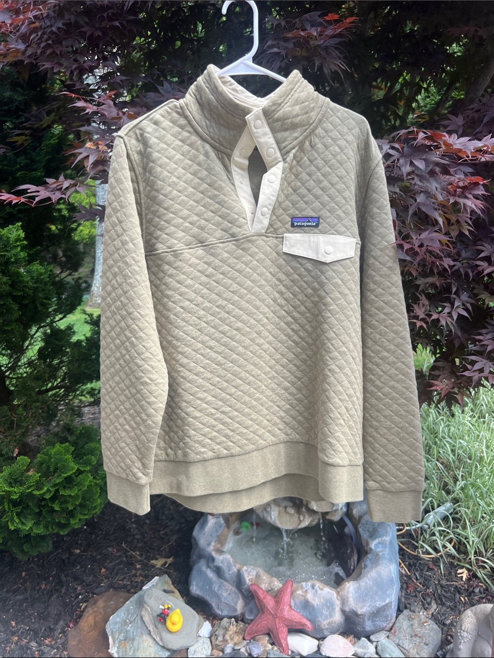 Patagonia Olive Green and Cream Quilted Pullover with Pink Trim
